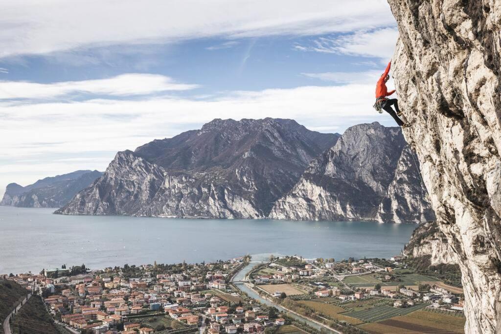 Me Ca - Appartamento Vacanze Riva del Garda Esterno foto